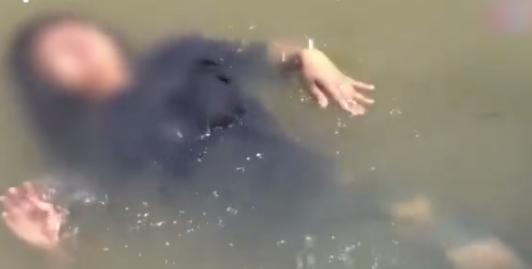 澳门一码一肖一特一中管家和带妻儿自杀独自逃生与妻子带着孩子跳河